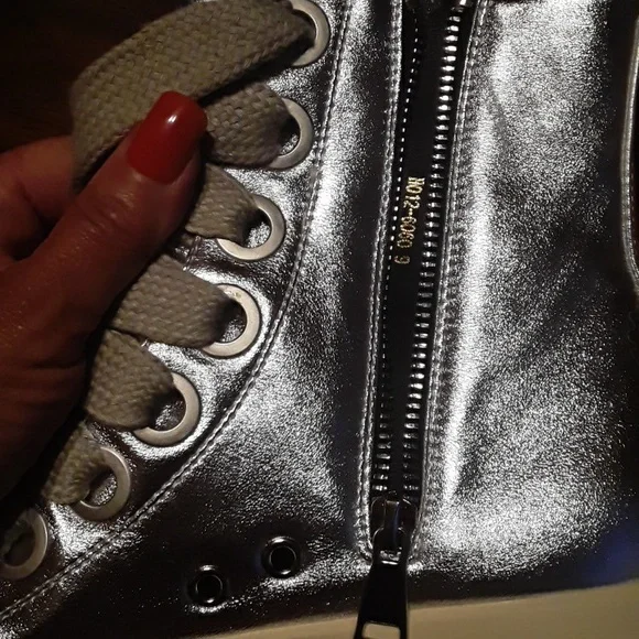 NWOT Women's Sz 9 Gold & Silver Lace Up Zipper Boot - Picture 6 of 10